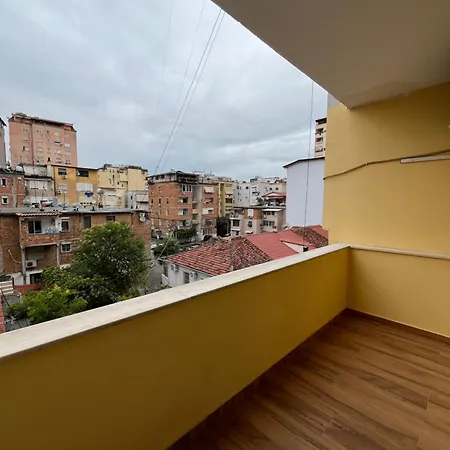 Elena Tirana