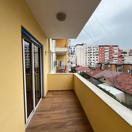 Elena Tirana